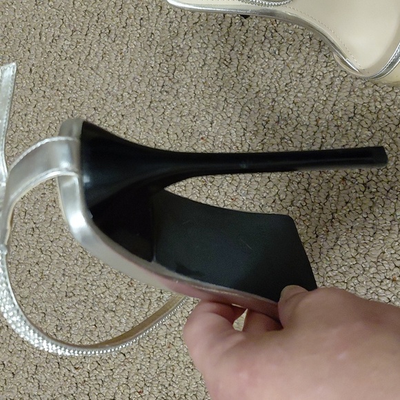 BEBO Rhinestone Embellished Ankle Strap Heels Size 5.5 - Picture 6 of 10